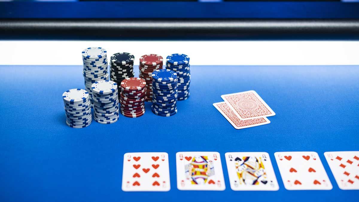 Cách chọn bàn poker phù hợp với nhu cầu và túi tiền của bạn