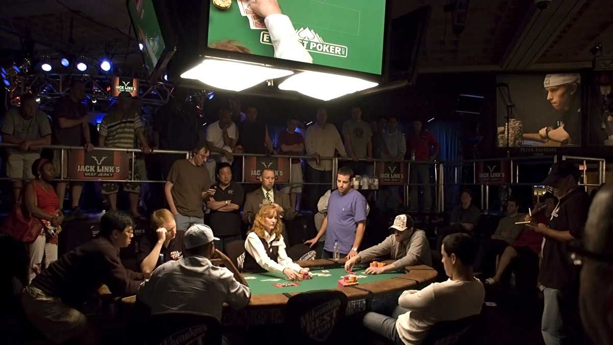 Hướng dẫn cách chơi poker tournament  chi tiết từ A-Z