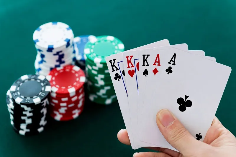 Cách chọn bàn poker phù hợp với nhu cầu và túi tiền của bạn