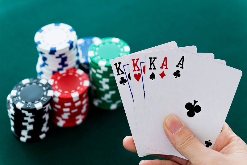 Kinh nghiệm chơi poker online tiền thật từ các tay chơi chuyên nghiệp.